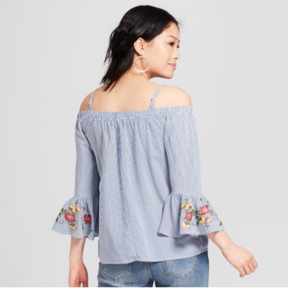 Off-Shoulder Bell Sleeve Top w/ Embroidered Sleeve - Picture 2 of 7